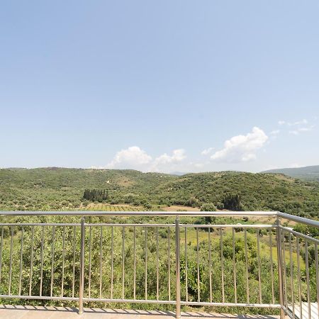 Donatos Apartment Финикунда Екстериор снимка