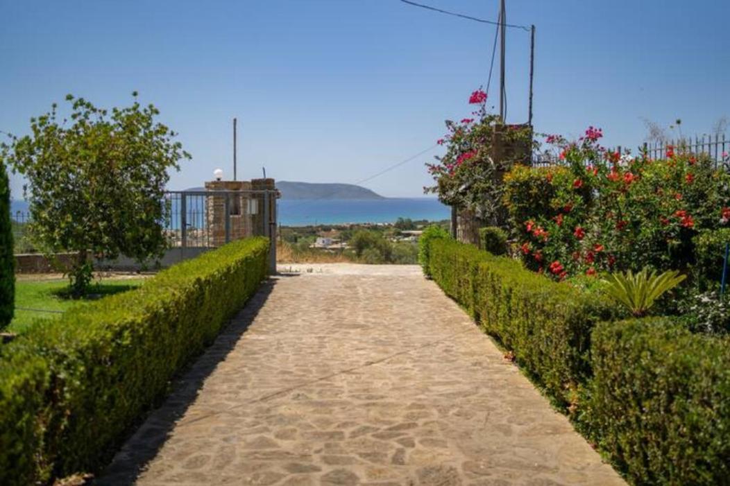 Donatos Apartment Финикунда Екстериор снимка
