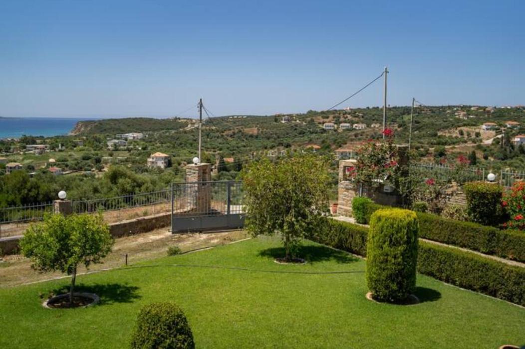 Donatos Apartment Финикунда Екстериор снимка