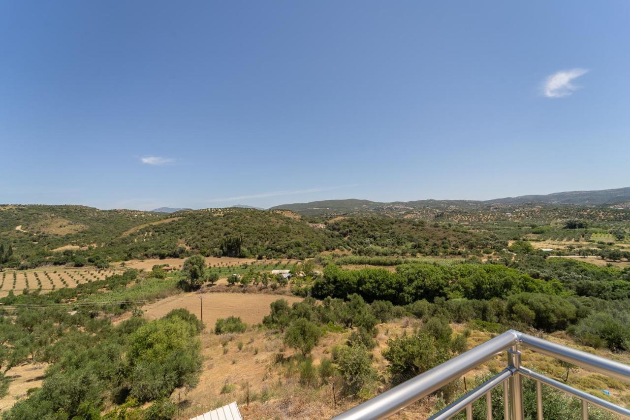 Donatos Apartment Финикунда Екстериор снимка