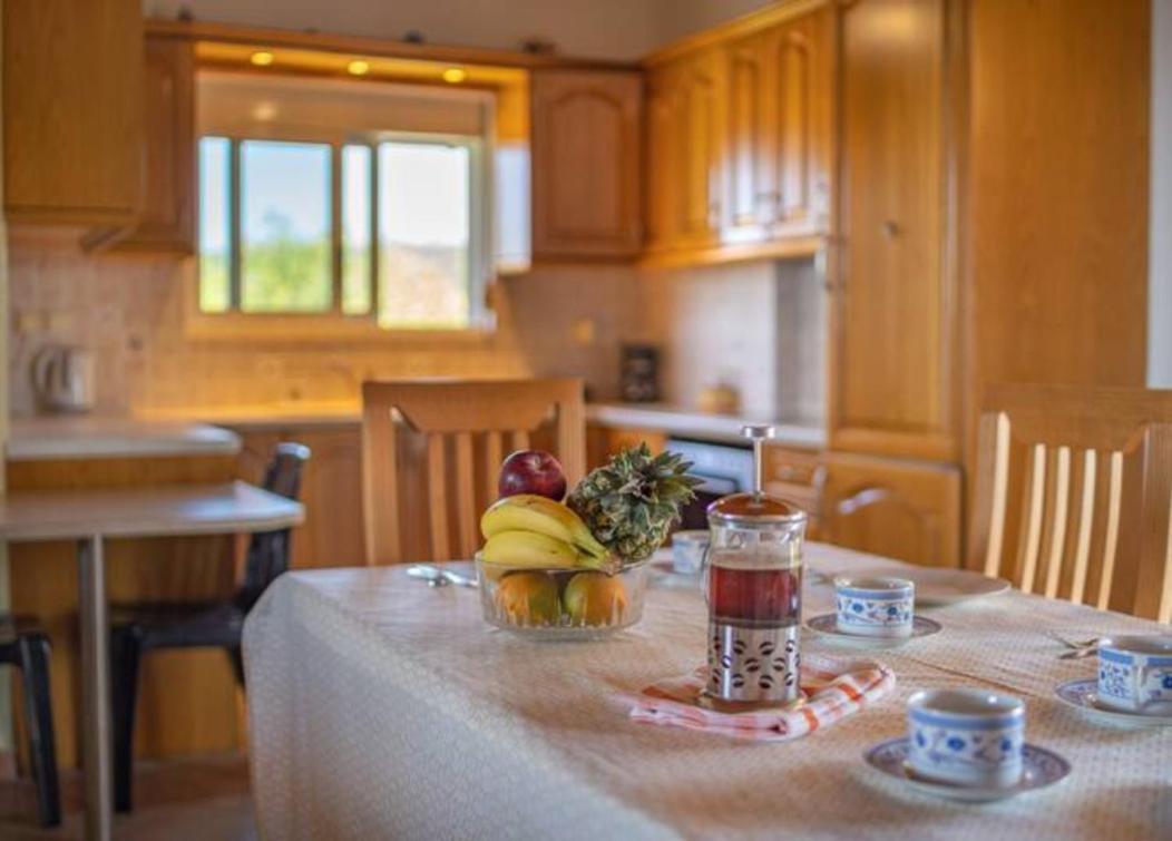Donatos Apartment Финикунда Екстериор снимка