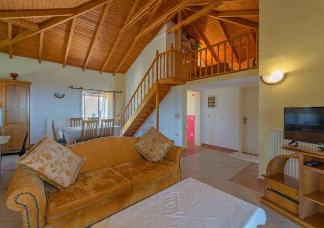 Donatos Apartment Финикунда Екстериор снимка