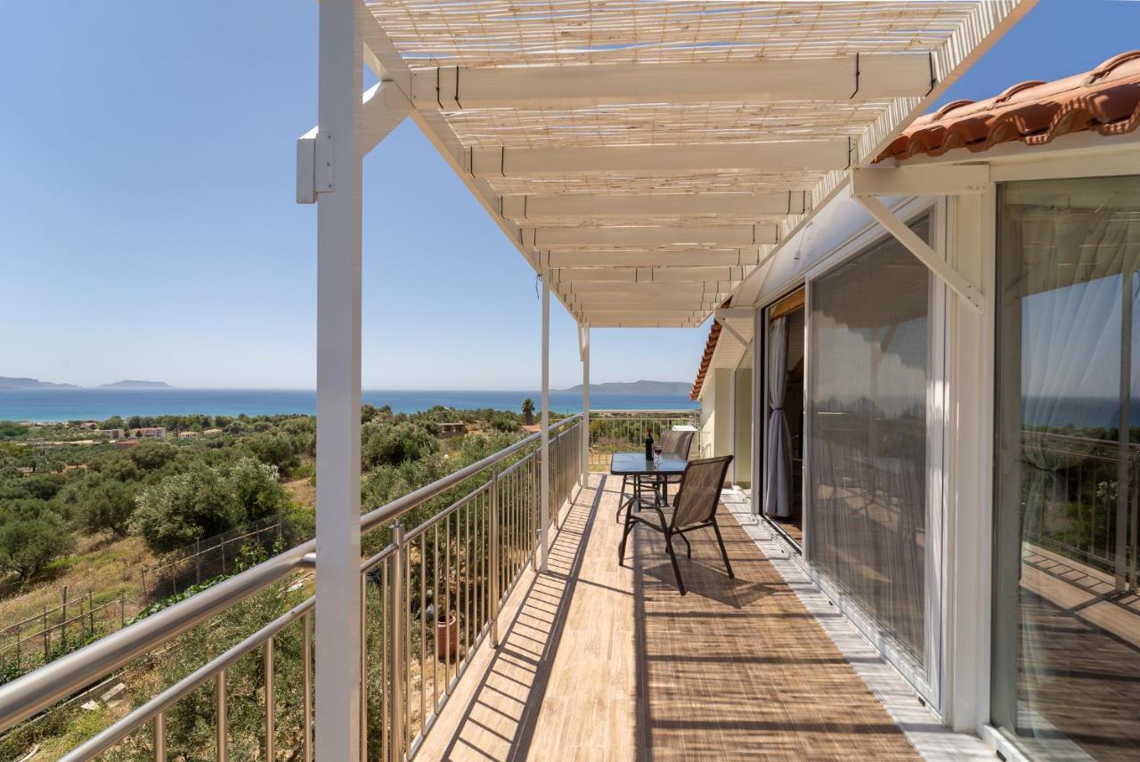 Donatos Apartment Финикунда Екстериор снимка