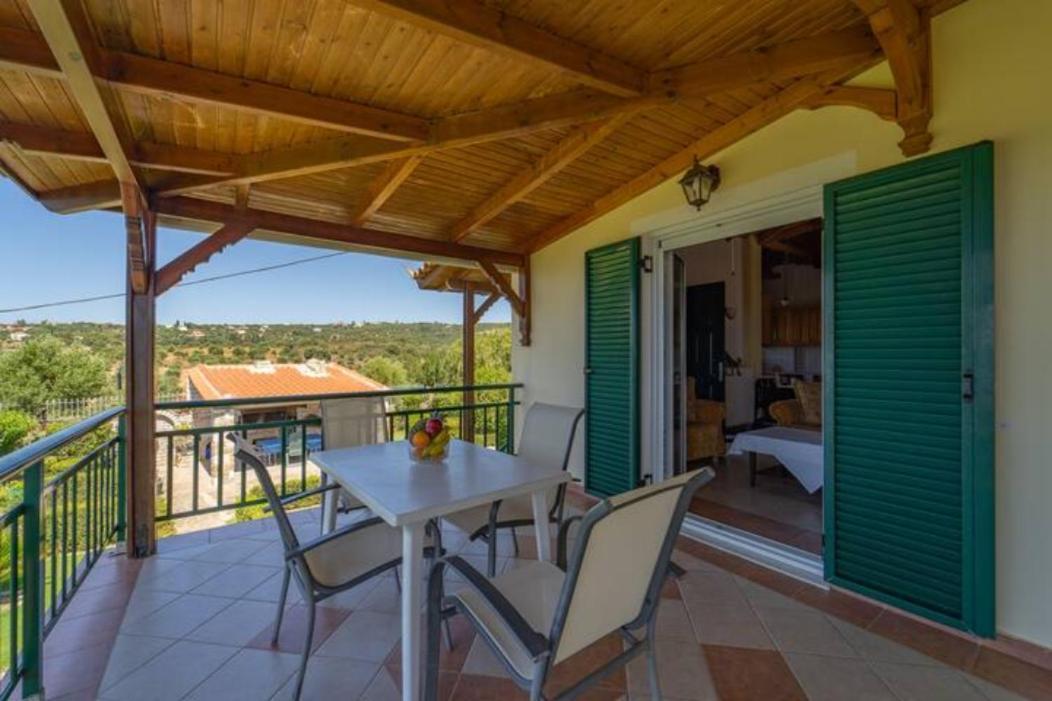 Donatos Apartment Финикунда Екстериор снимка