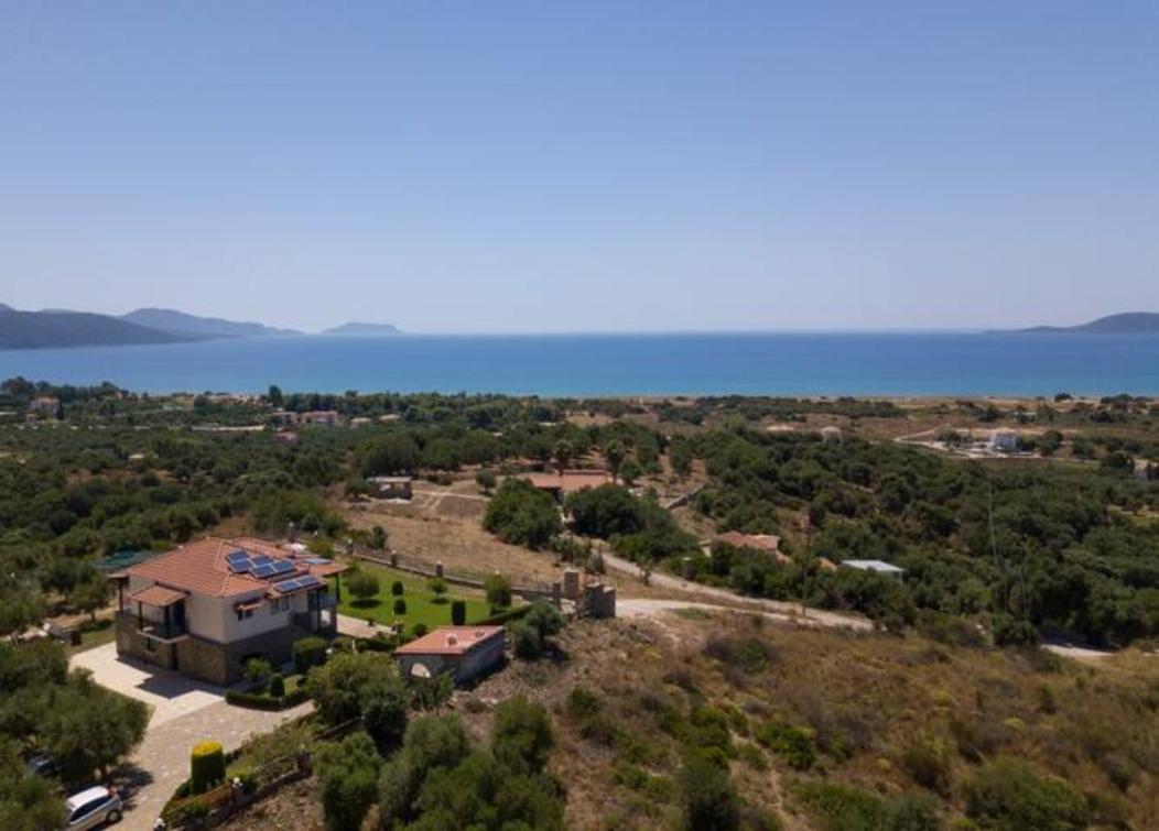 Donatos Apartment Финикунда Екстериор снимка