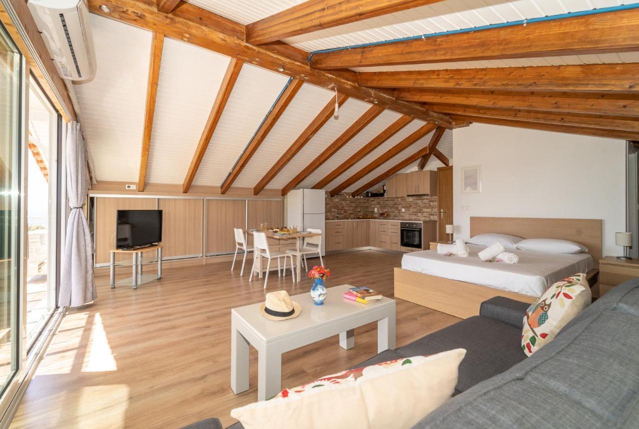Donatos Apartment Финикунда Екстериор снимка