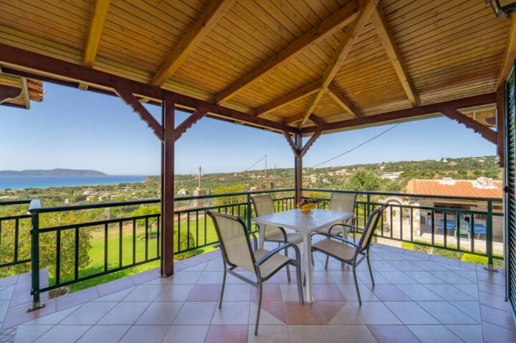 Donatos Apartment Финикунда Екстериор снимка