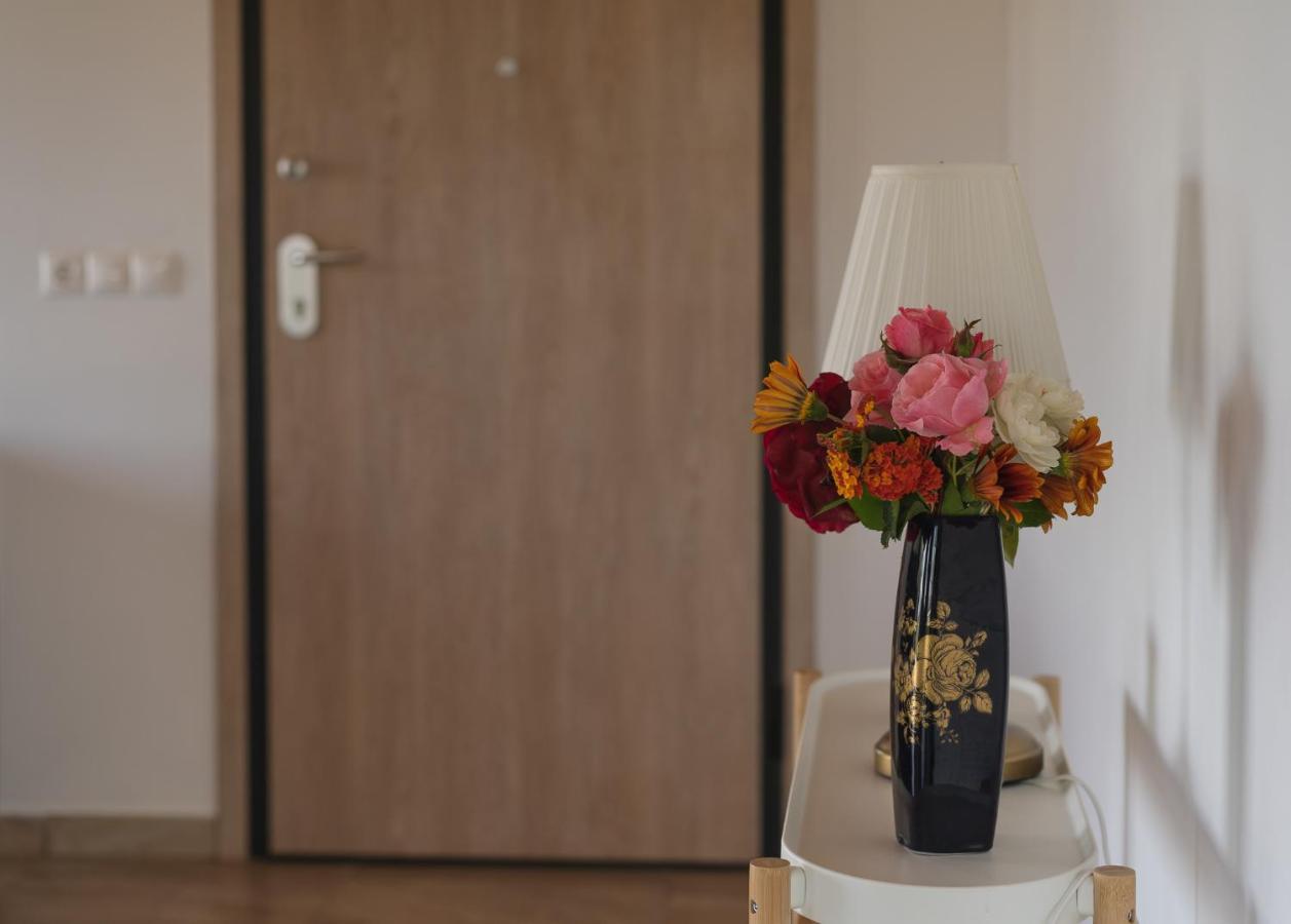 Donatos Apartment Финикунда Екстериор снимка