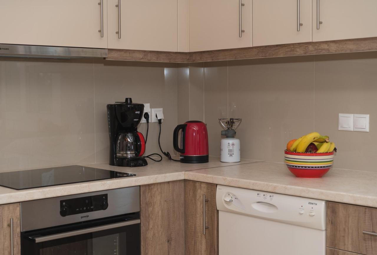 Donatos Apartment Финикунда Екстериор снимка
