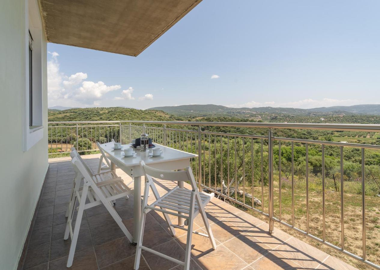 Donatos Apartment Финикунда Екстериор снимка